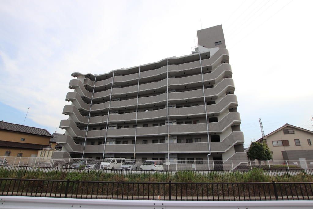 Cosmo Kawagoe Riviere 3LDK Apartment for Sale in Kawagoe - Image 1