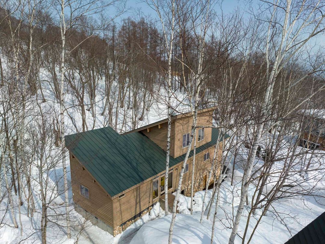 4BR House in Higashiyama, Niseko, Hokkaido for Sale - Thumbnail 3