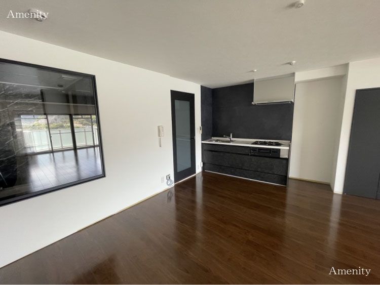 Renovated Marine Plaza Nissei Apartment with Bay Views - Thumbnail 4