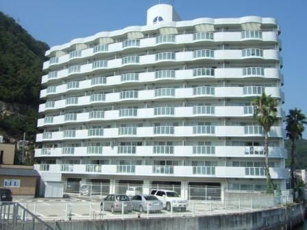 Renovated Marine Plaza Nissei Apartment with Bay Views - Thumbnail 2