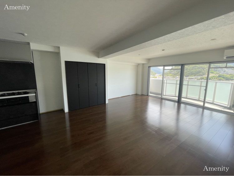 Renovated Marine Plaza Nissei Apartment with Bay Views - Thumbnail 3