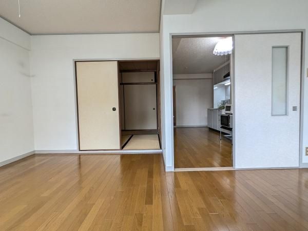Renovated 2DK Apartment Near Chayama Station, Kyoto - Thumbnail 4