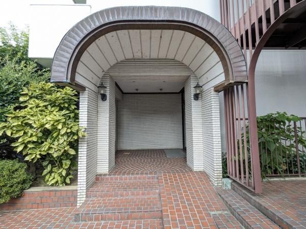 Renovated 2DK Apartment Near Chayama Station, Kyoto - Thumbnail 2