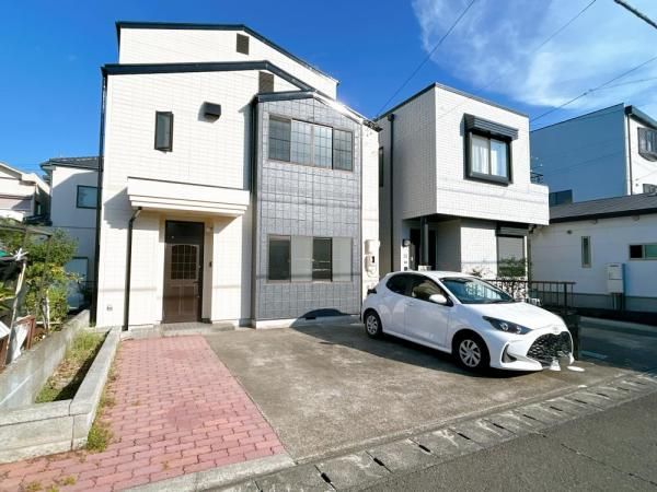 Renovated 4LDK House in Yaizu with Parking for 3 Cars - Thumbnail 3