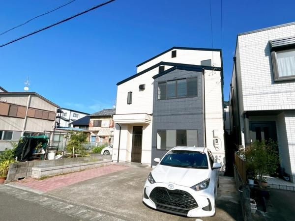 Renovated 4LDK House in Yaizu with Parking for 3 Cars - Image 1