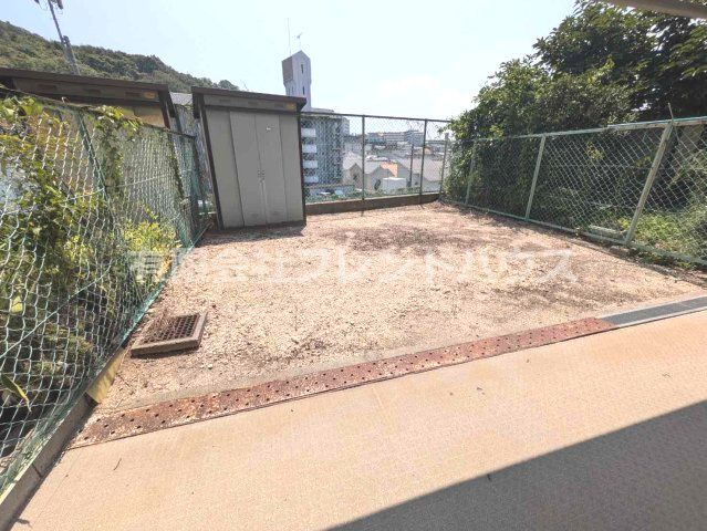 Refurbished 3LDK Apartment with Garden in Hiroshima - Thumbnail 3
