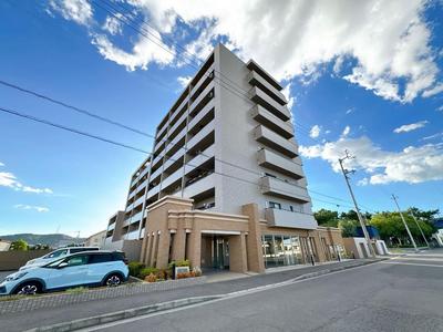4LDK Apartment in Sakade City with Balcony Space — Image 1, Sakaide, Kagawa