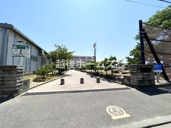 Modern 2LDK House with Solar Power in Niigata Higashi Ward - Thumbnail 3