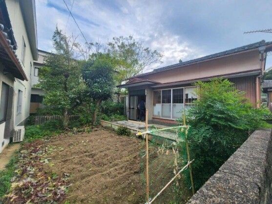 Seaside 2DK House for Sale in Seiyo, Ehime - Near the Coast - Thumbnail 3