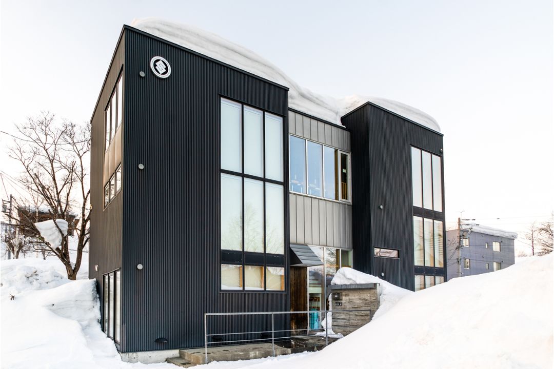 4-Bedroom Chalet for Sale in Niseko Hirafu, Hokkaido - Thumbnail 2