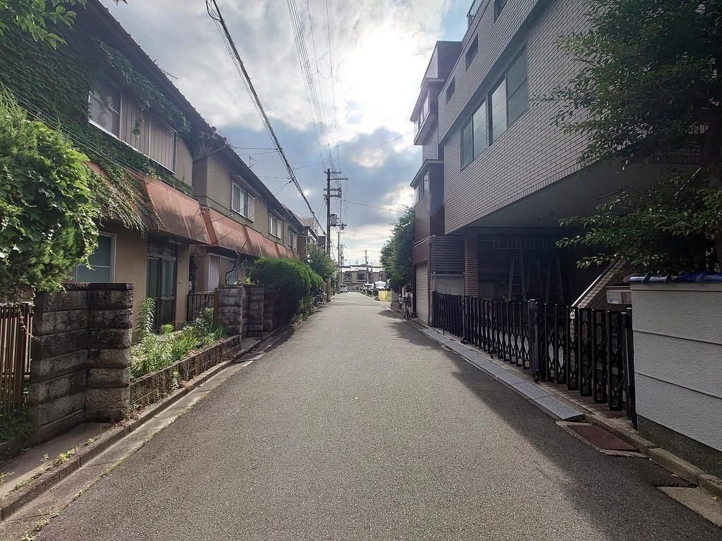 4LDK House in Higashi-Osaka with South-Facing Balcony - Thumbnail 4