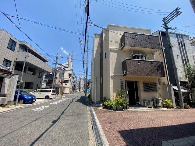 4LDK House for Sale in Higashinari Ward, Osaka - Thumbnail 3