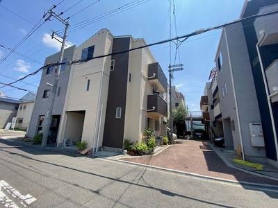4LDK House for Sale in Higashinari Ward, Osaka — Image 1, Higashinari, Osaka