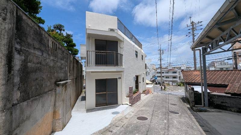 Renovated 4LDK House in Naha City, Okinawa - Thumbnail 2