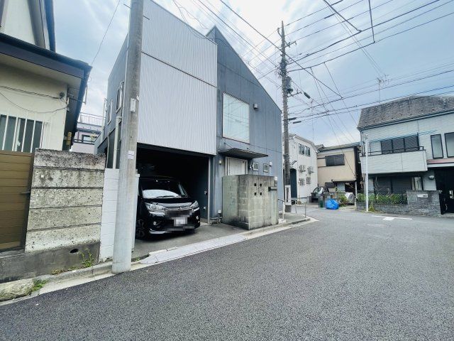 3LDK Detached House for Sale in Higashi-Oizumi, Nerima - Thumbnail 2