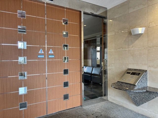 2LDK Apartment for Sale Near East Sanjo Station, Sanjo City - Thumbnail 3