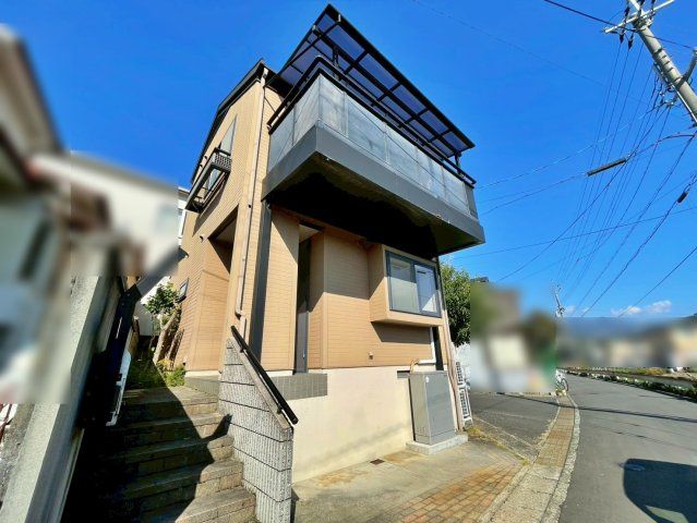 3LDK Detached House in Kameoka with Solar Power & Parking - Image 1