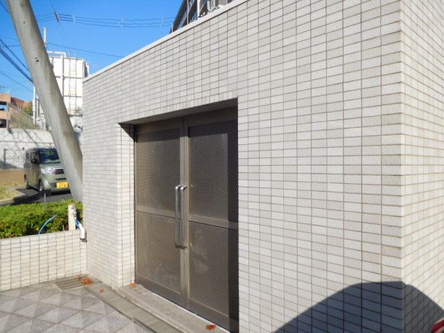 Renovated 3LDK Condo with Private Garden in Matsue, Shimane - Thumbnail 2