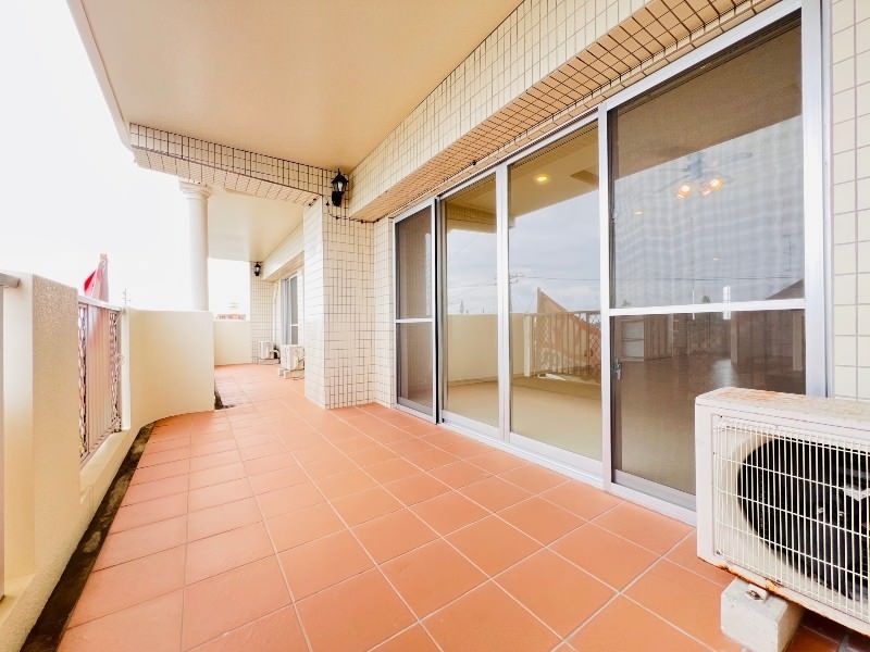 Oceanview 3LDK Apartment in Okinawa City - 114.79sqm - Thumbnail 2