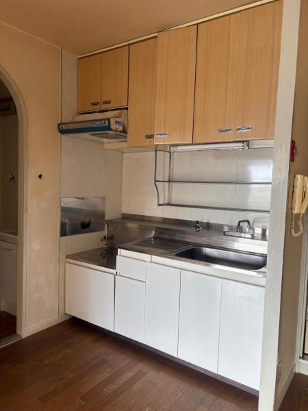 2DK Apartment in Hirakata with South-Facing Balcony - Thumbnail 4