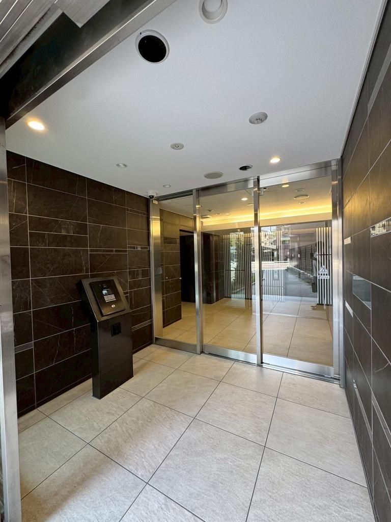 Modern 1LDK Apartment for Sale in Tennoji, Osaka - 2025 Build - Image 1
