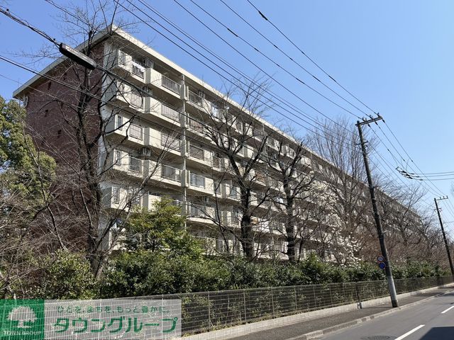 3LDK Apartment in Nishihara Green Heights, Nishitokyo - Thumbnail 2