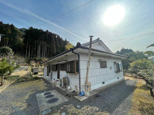 5DK Wooden House with Garden for Sale in Kagoshima City - Image 1