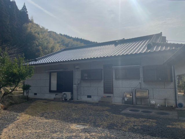 5DK Wooden House with Garden for Sale in Kagoshima City - Main Image