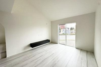 Modern 4LDK House with Solar Power Near Hayato Station — Image 3, Kirishima, Kagoshima