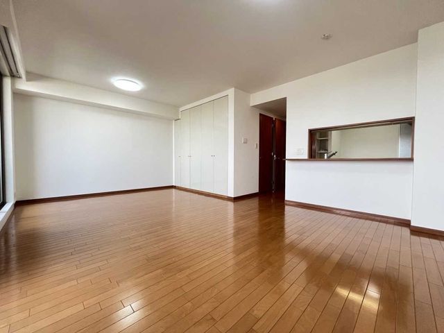 Granstage Minami-Urawa 6F 2LDK Condo for Sale in Saitama - Thumbnail 2