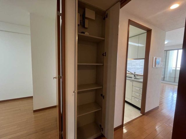 Granstage Minami-Urawa 6F 2LDK Condo for Sale in Saitama - Thumbnail 4