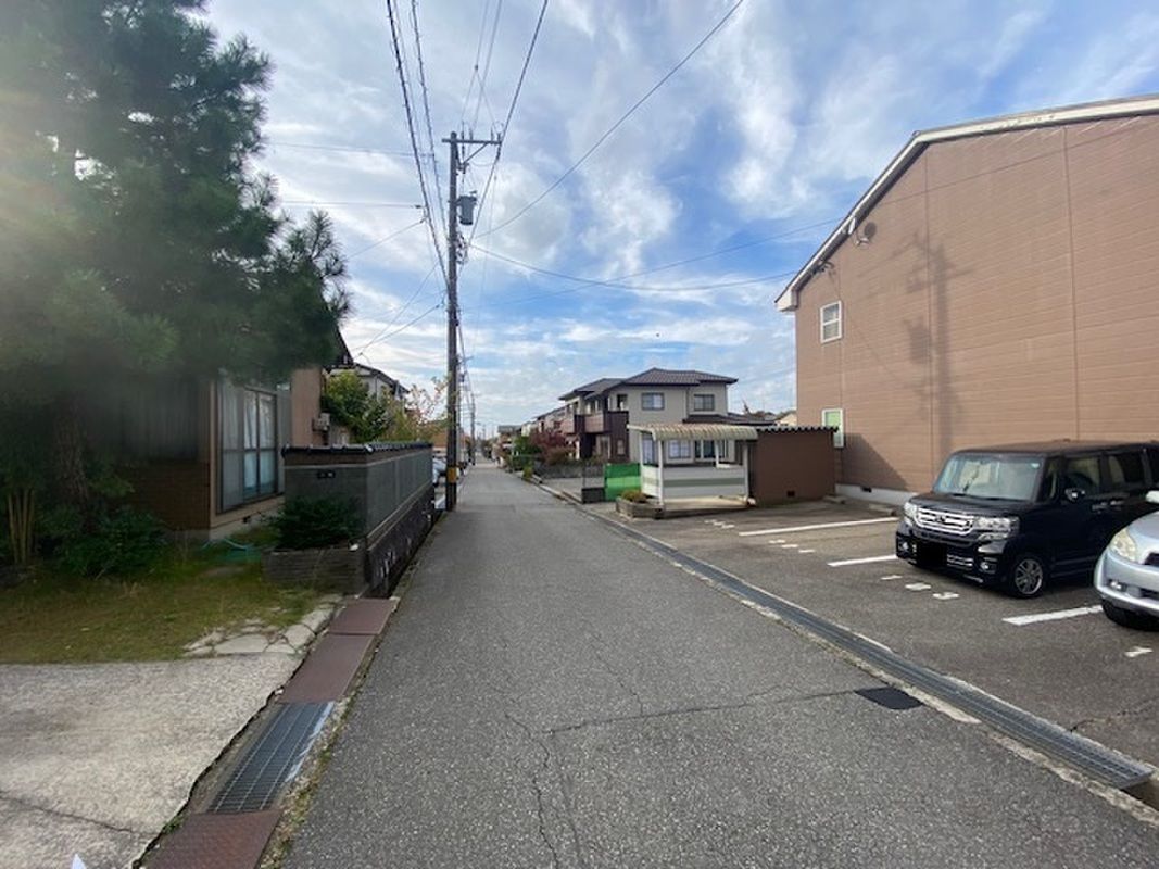 ZEH New Build House with Solar Panels in Kanazawa, Ishikawa - Thumbnail 4