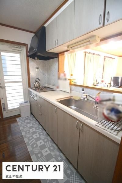 4SLDK Family Home in Ogaki with Carport and Renovation History - Thumbnail 4