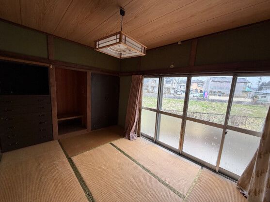 1974 Wooden House for Sale in Quiet Mihara, Hiroshima - 1.8M Yen - Thumbnail 2
