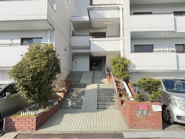 4LDK Apartment for Sale Near Hiroshima Station with Panoramic Views - Image 1