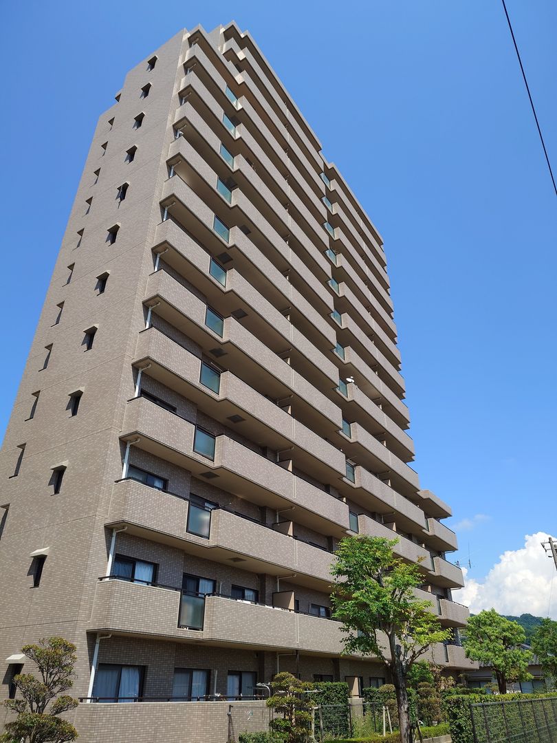 Servas Shukutani 3LDK Condo with Private Garden in Matsuyama - Thumbnail 4