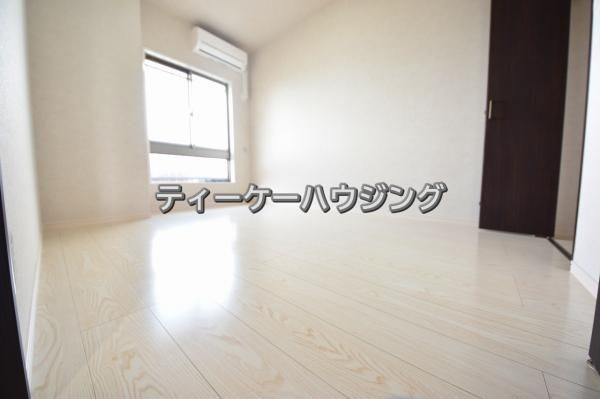 Rexcell Plaza Gamo 3LDK Apartment in Koshigaya - Thumbnail 3