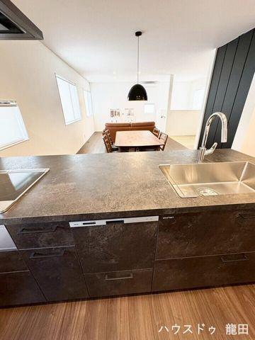 Modern 3SLDK House in Koushi City, Kumamoto — Image 2, Koshi, Kumamoto