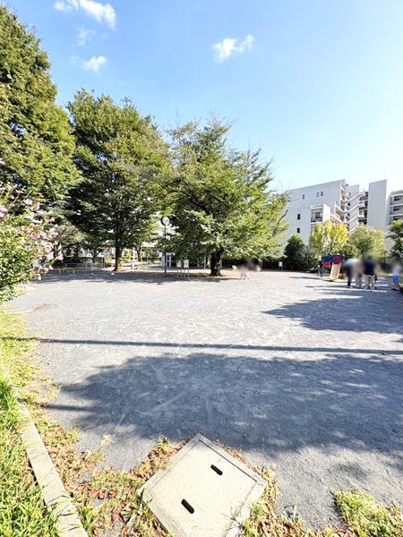 Shanti Musashiseki 2K Apartment in Nerima, Tokyo - Thumbnail 2