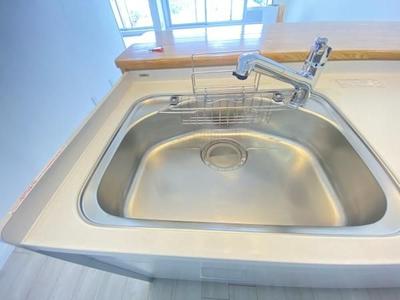 Sunpia Kamagaya 3LDK Apartment for Sale in Chiba — Image 1, Kamagaya, Chiba