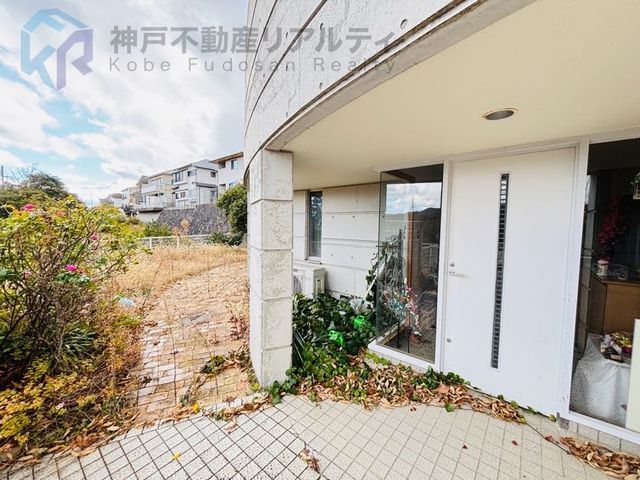 4SLDK House in Kobe's Kita Ward with Garage - Thumbnail 3