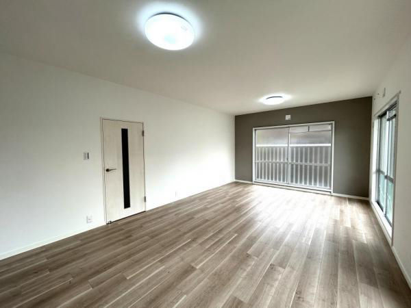 Renovated 2LDK Apartment near Nakasuji Station, Hiroshima - Thumbnail 4