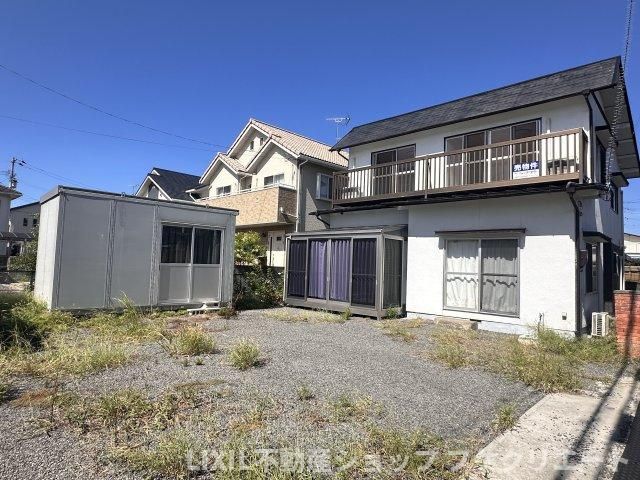 4LDK House for Sale in Marugame, Kagawa with Spacious Land - Image 1
