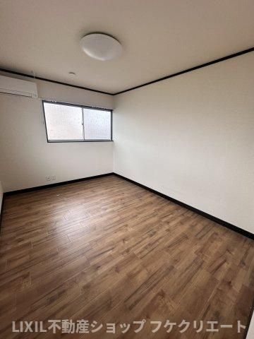 4LDK House for Sale in Marugame, Kagawa with Spacious Land - Thumbnail 3