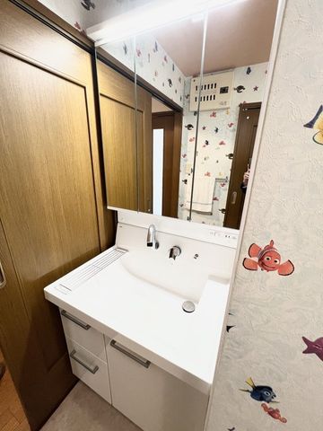 King Mansion Shinyodogawa 2LDK Apartment in Osaka | 56.16m² - Thumbnail 3