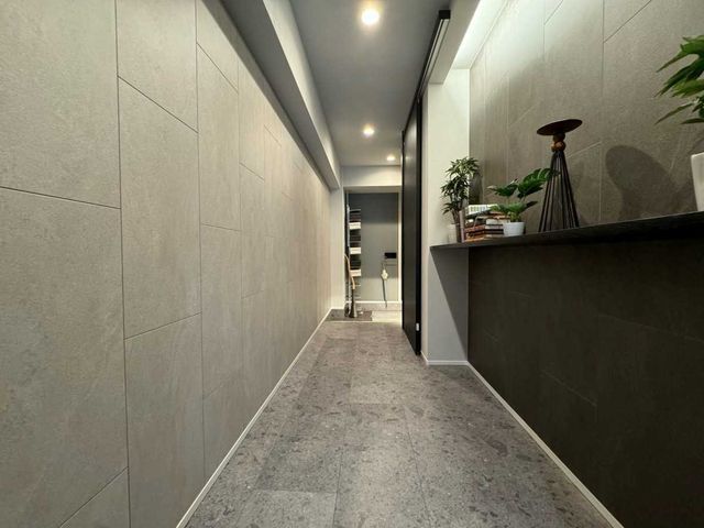 3SLDK Apartment for Sale in Chiyoda, Tokyo - 82.98 sqm - Thumbnail 3