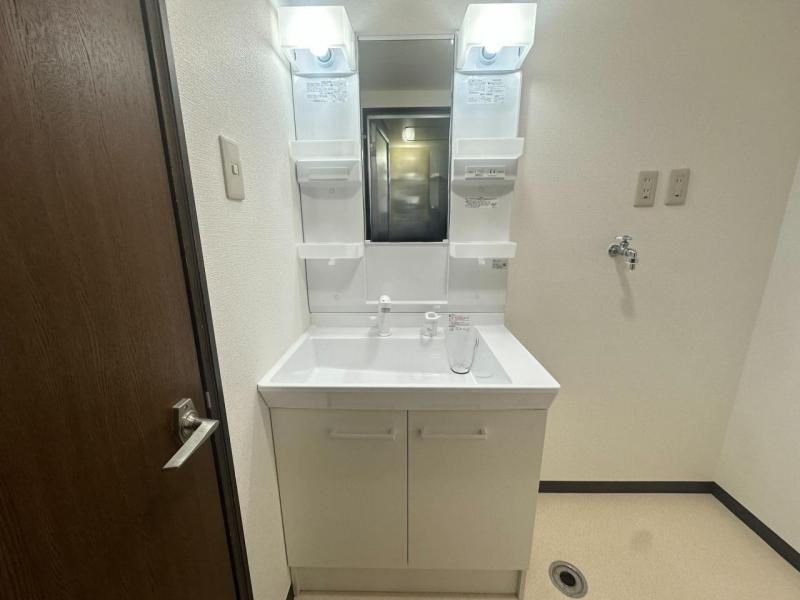 Shinkai Domus Maizaki 2LDK Apartment for Sale in Tsuruga - Thumbnail 4