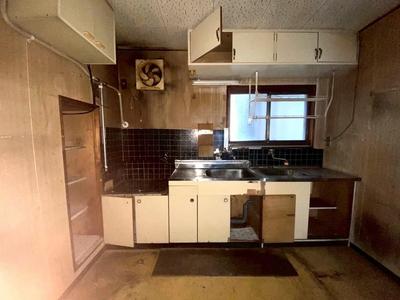 Shop-Residence Terraced House for Sale in Uwajima — Image 1, Uwajima, Ehime