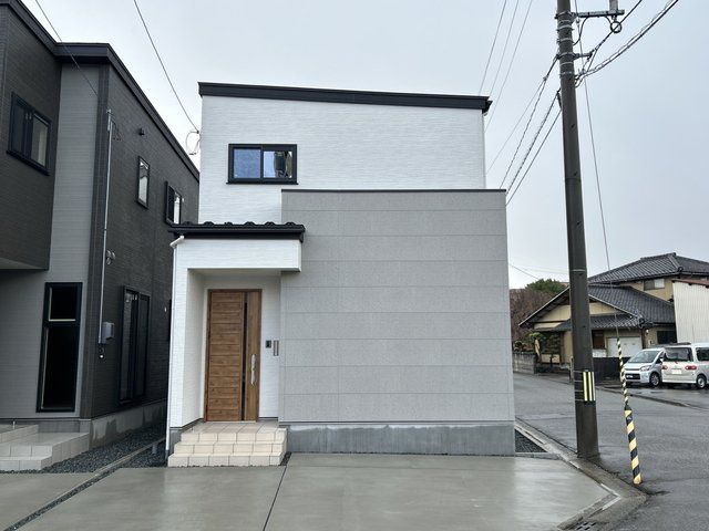 3LDK Detached House with Sunroom in Fukui City, Fukui - Thumbnail 2
