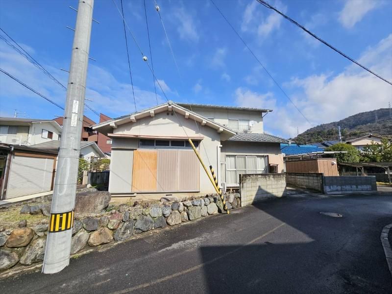 4DK Corner Lot House for Sale in Matsuyama, Ehime - Thumbnail 2